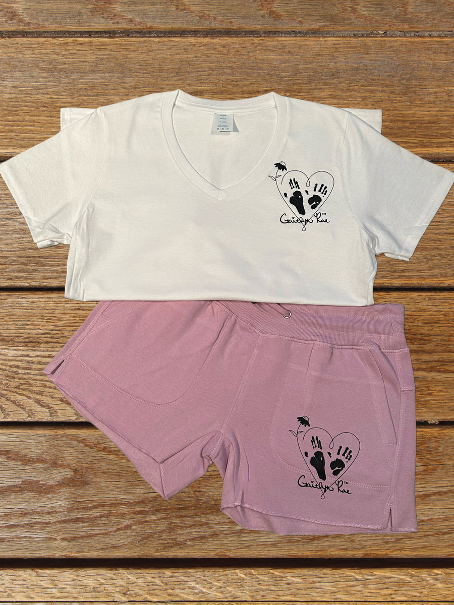 Gaitlyn Rae Lovin Doots Vneck – GaitlynRaeGear